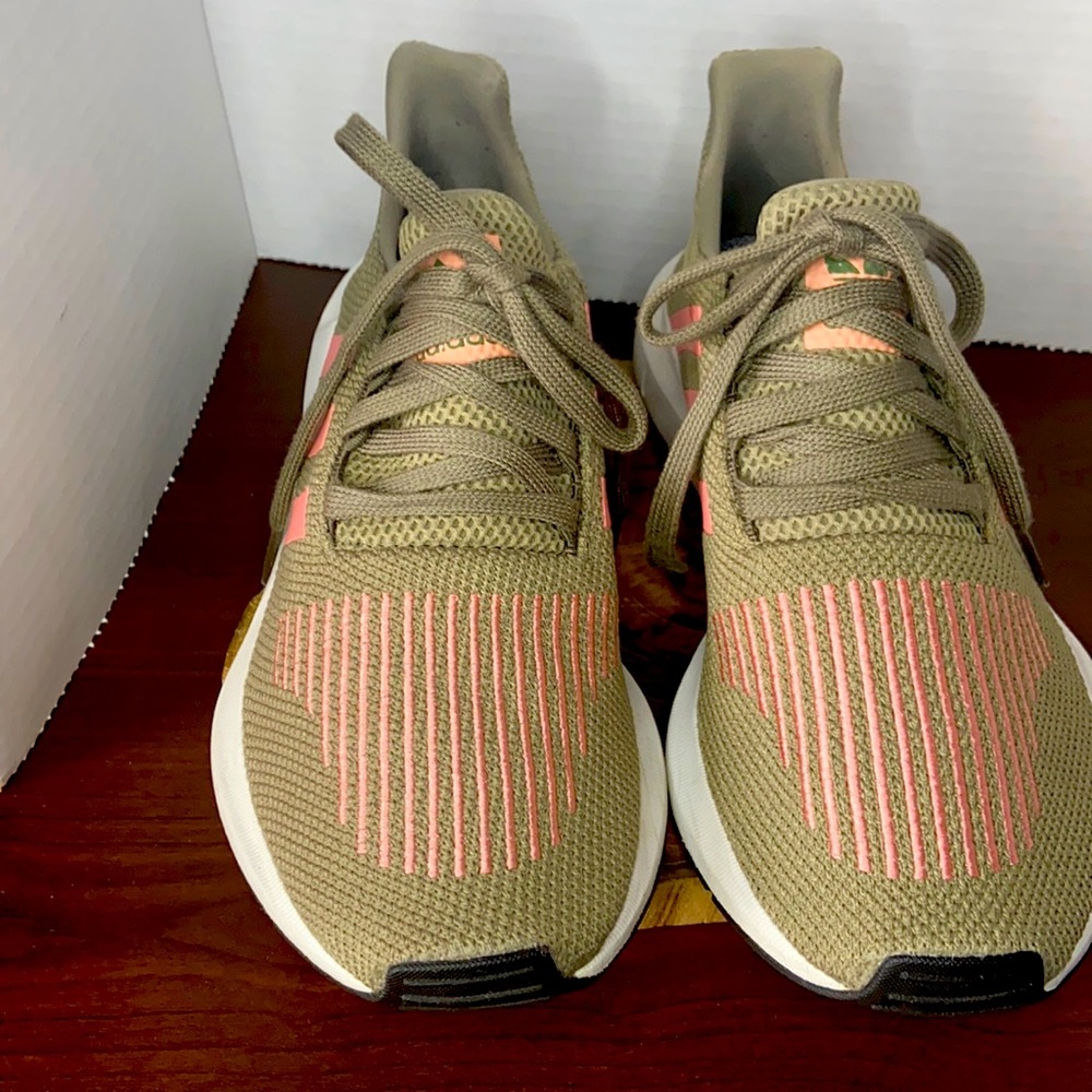 Adidas Swift Run Sneakers